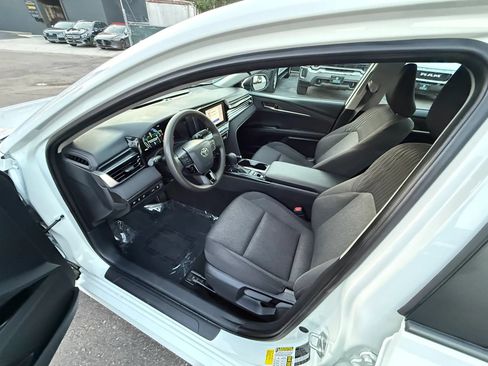 Used 2025 Toyota Camry LE FWD image 28