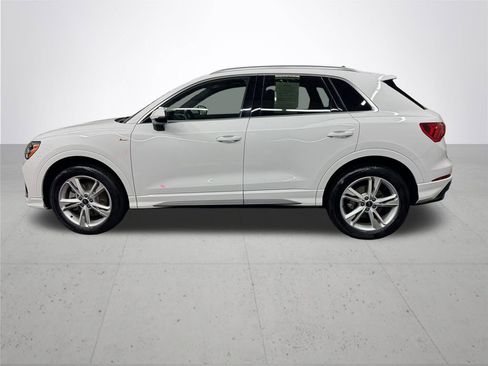 Used 2022 Audi Q3 2.0T Premium w/ Convenience Package image 3