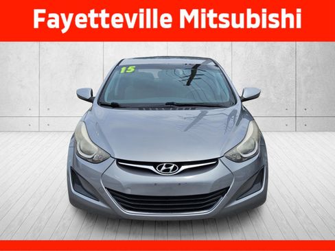 Used 2015 Hyundai Elantra SE FWD image 2