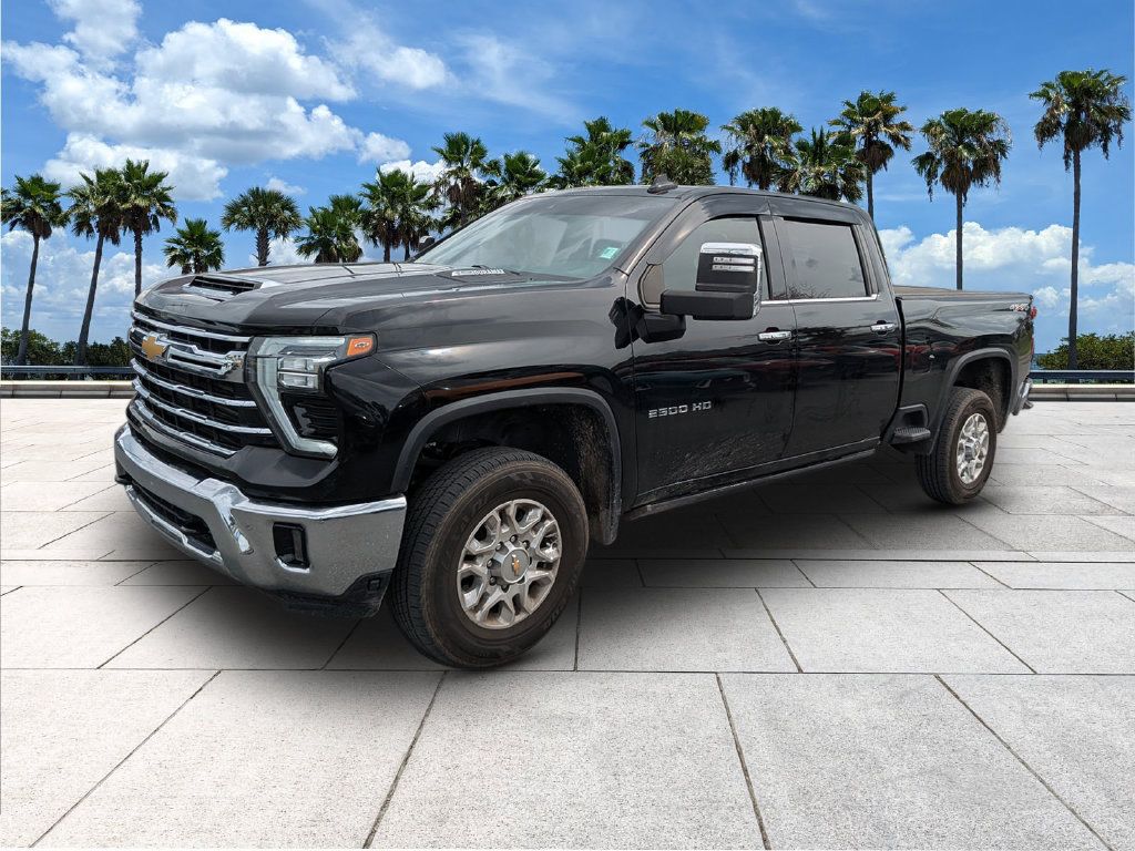 Used 2024 Chevrolet Silverado 2500 LTZ AWD/4WD image 4