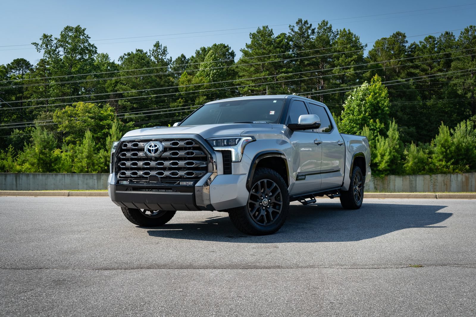 Used 2023 Toyota Tundra Platinum AWD/4WD image 1