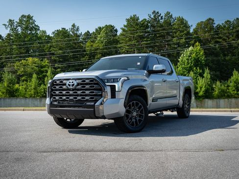 Used 2023 Toyota Tundra Platinum AWD/4WD image 1