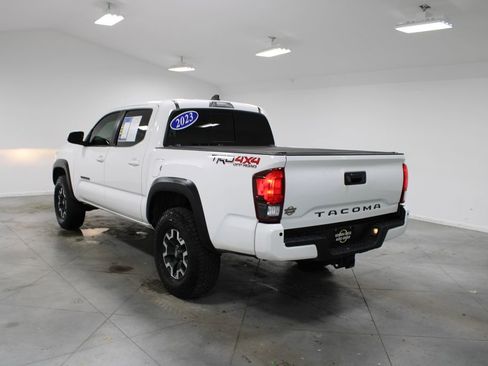 Used 2023 Toyota Tacoma TRD Off-Road w/ Technology Package AWD/4WD image 7