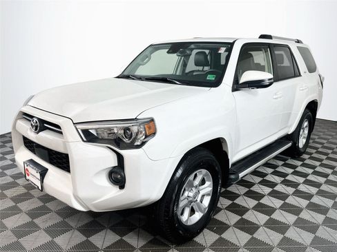 Used 2023 Toyota 4Runner SR5 Premium w/ Moonroof Package AWD/4WD image 3