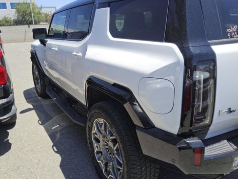 Used 2025 GMC Hummer EV 3X AWD/4WD image 4