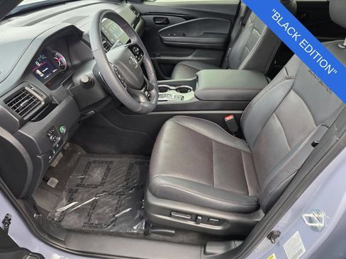Used 2025 Honda Passport Black Edition image 9