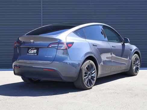Used 2023 Tesla Model Y Long Range AWD/4WD image 5