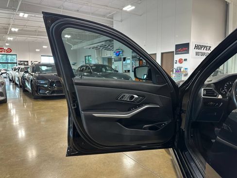 Used 2020 BMW 330i Sedan w/ Driving Assistance Package RWD image 10