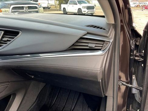 Used 2018 Buick Enclave Essence w/ Trailering Package image 23