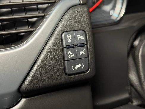 Used 2020 Chevrolet Suburban LT w/ Luxury Package AWD/4WD image 31