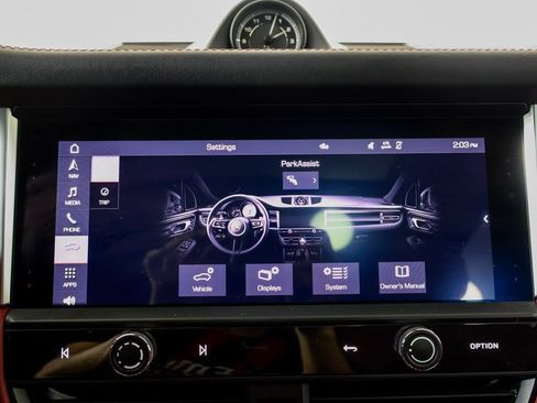 Certified 2023 Porsche Macan AWD/4WD image 16