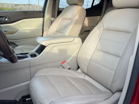 Used 2019 GMC Acadia Denali image 11