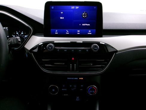 Used 2021 Ford Escape SE image 10