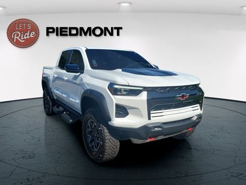 Used 2026 Chevrolet Colorado ZR2 AWD/4WD image 3