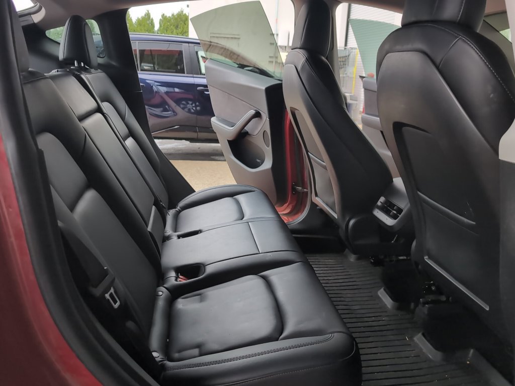 Used 2022 Tesla Model Y Long Range AWD/4WD image 9
