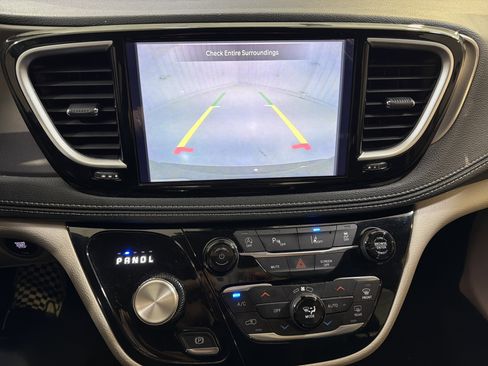Used 2023 Chrysler Pacifica Touring-L w/ Road Tripper Package FWD image 21