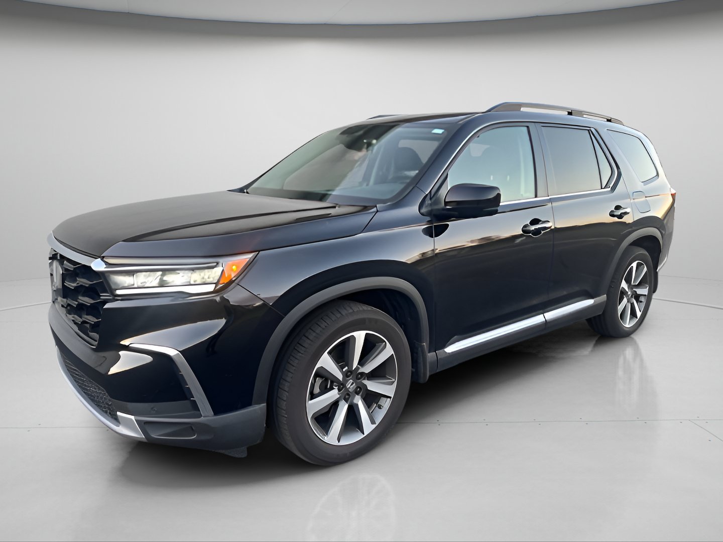 Used 2023 Honda Pilot Elite image 2