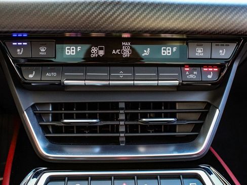 Used 2024 Audi e-tron GT Premium Plus image 24