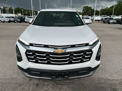 Used 2026 Chevrolet Equinox LT w/ Convenience Package II AWD/4WD image 2