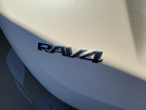 Used 2013 Toyota RAV4 Limited AWD/4WD image 24