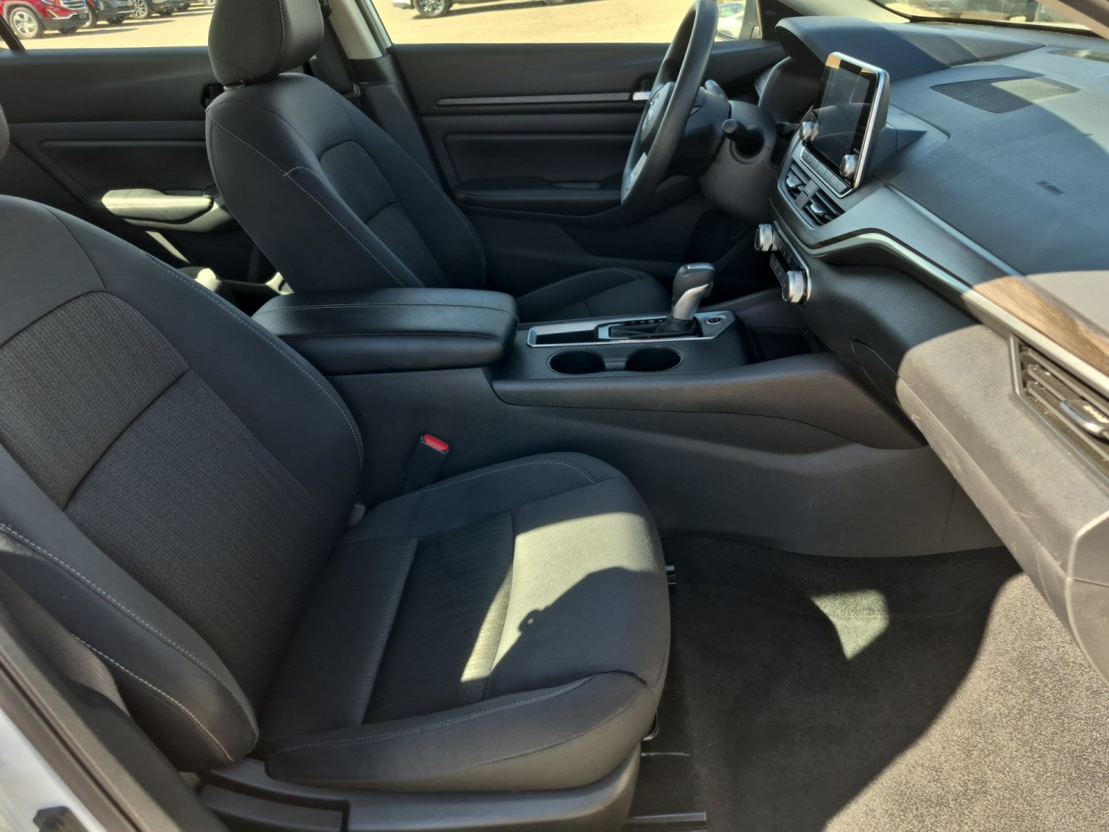 Used 2025 Nissan Altima 2.5 SV FWD image 23