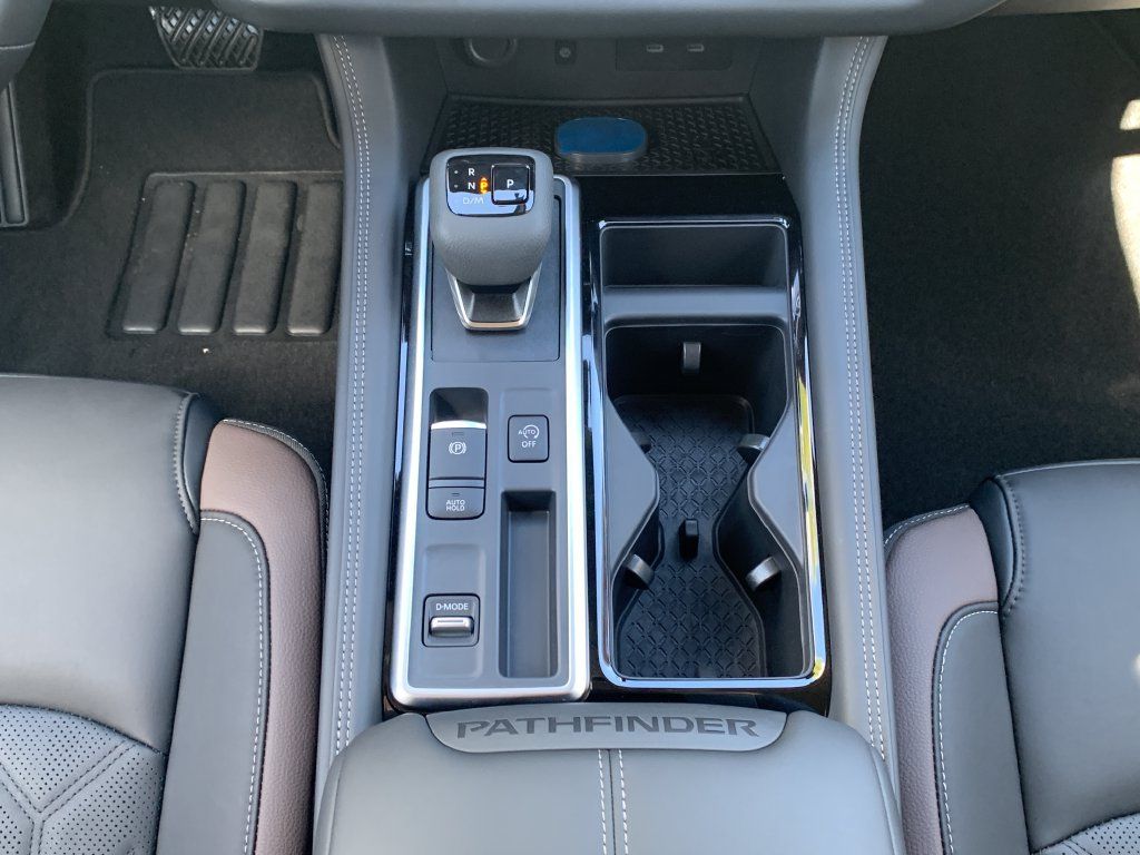 New 2026 Nissan Pathfinder Platinum FWD image 20