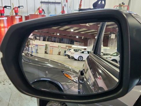 Used 2018 Honda HR-V EX-L image 16