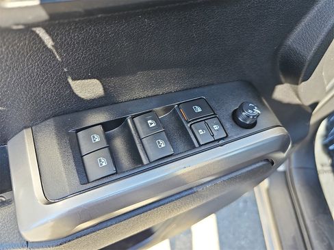 Used 2021 Toyota Tacoma SR5 image 28