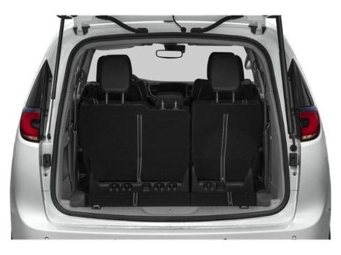 Certified 2024 Chrysler Pacifica Touring-L image 11