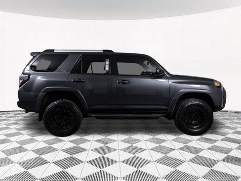 Used 2022 Toyota 4Runner SR5 AWD/4WD image 20