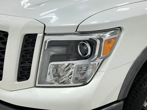 Used 2017 Nissan Titan PRO-4X AWD/4WD image 34