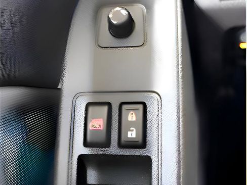 Used 2024 Nissan Frontier SV w/ SV Convenience Package image 13