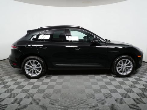 Certified 2025 Porsche Macan AWD image 28