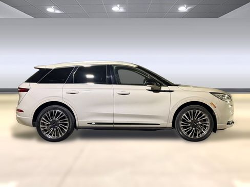 Used 2022 Lincoln Corsair Grand Touring w/ Elements Technology Bundle AWD/4WD image 8