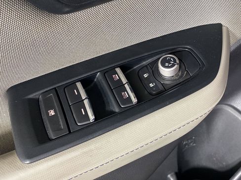 Used 2025 Subaru Forester Premium AWD/4WD image 27