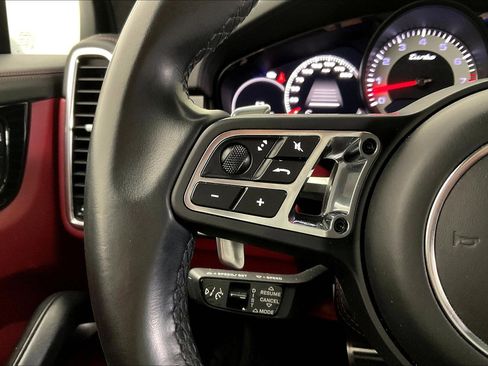 Used 2022 Porsche Cayenne Turbo AWD/4WD image 11