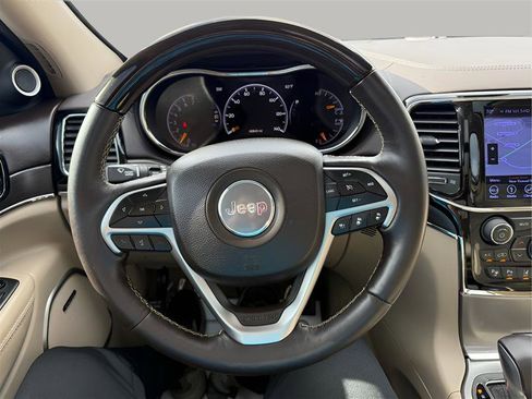 Used 2019 Jeep Grand Cherokee Overland image 12