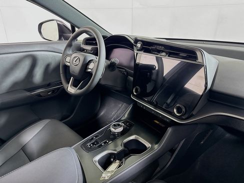 Used 2025 Lexus RZ 450e w/ Technology Package image 28