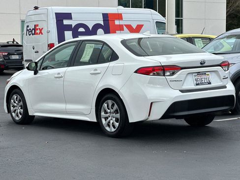 Used 2023 Toyota Corolla LE image 5