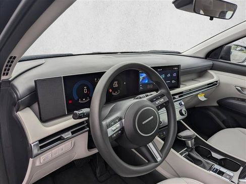 Used 2025 Hyundai Tucson SEL FWD image 12