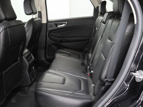 Used 2020 Ford Edge Titanium w/ Class II Trailer Tow Package AWD/4WD image 9