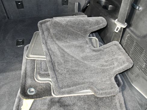 Used 2016 Toyota Highlander XLE image 50