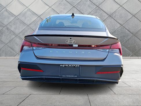 Certified 2025 Hyundai Elantra Sport image 6