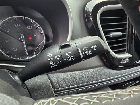 New 2027 Chrysler Pacifica Select FWD image 16
