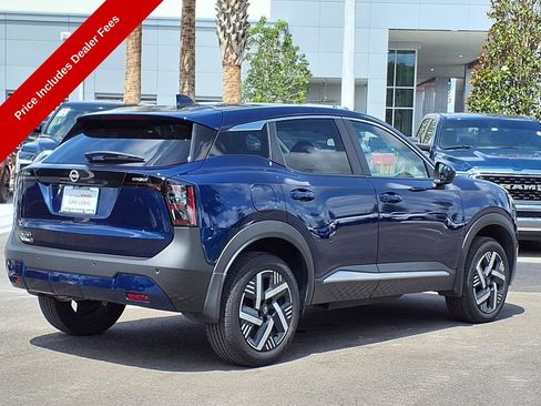 Used 2025 Nissan Kicks SV FWD image 7