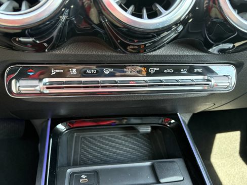 Used 2025 Mercedes-Benz GLB 250 image 5