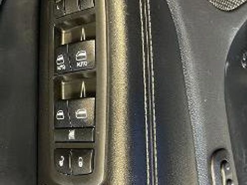 Used 2017 Jeep Grand Cherokee Limited AWD/4WD image 36