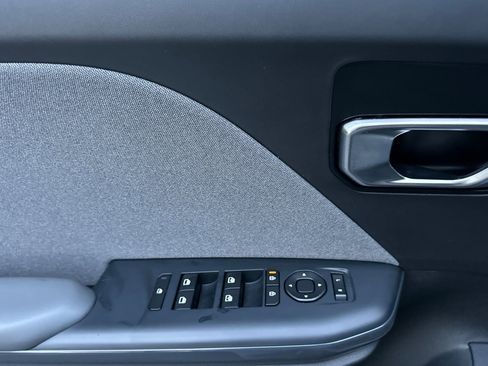 Used 2025 Kia K4 EX image 8