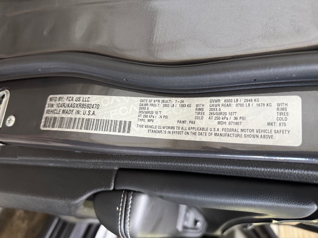 Used 2024 Jeep Grand Cherokee L Altitude AWD/4WD image 31