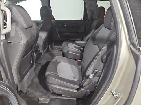 Used 2015 Chevrolet Traverse LT w/ Style and Technology Package FWD image 24
